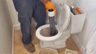 Tips on how to use a plunger to unclog a toilet with From Sinks to Sewers in Ventura, CA