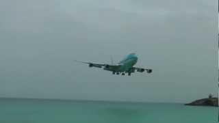 (HD) Boeing 747 (KLM) landing on St. Maarten Airport