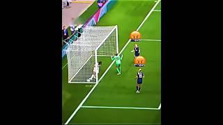 Woman's vs Man Defending in Football 
