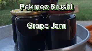 Pekmez Rrushi. #grape #jam #farmer #ferme #fshati #katun #jeteshqiptare #ushqim #pekmez