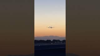 United 3774 Heavy (Boeing 777) dawn arrival at Las Vegas (LAS) | N2737U | #planespotting #shorts