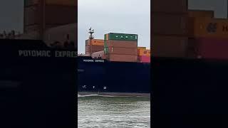HAPAG LLOYD CONTAINER SHIP