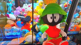 Winning Marvin The Martian from the Denny's Claw Machine!