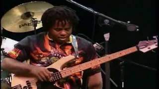 You can't hold no groove - VICTOR WOOTEN