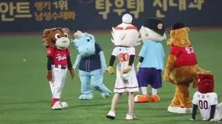 단디의 올스타전 에피소드(Dandi leads dance-off in All Star Game 2013)