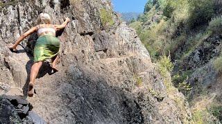 THRILLING & MESMERISING BAREFOOT HIKE WITH STEEP ASCENDS AND CHALLENGING TERRAIN - Dara Hayan Treck