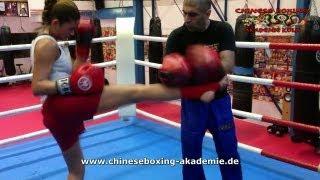 Chinese Boxing Akademie - Emine Ürün & Sifu Nihat Atamtürk - Pratzentraining