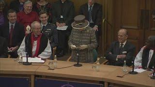 Queen cracks joke with Archbishop of Canterbury