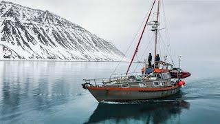 Living The BEST Life, On a Crazy Boat in the Cold