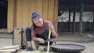 Selling bananas and bamboo crafts to traditional markets