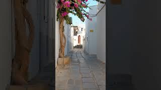 Lindos, Rhodes - Stroll the charming streets 