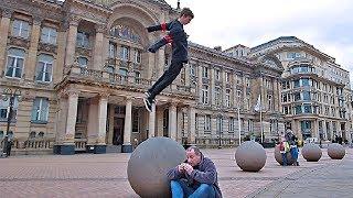 FREERUNNING VS TRICKING!