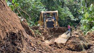 Terrible! D6R XL Bulldozer Crashes Into Mountain Making Access Road