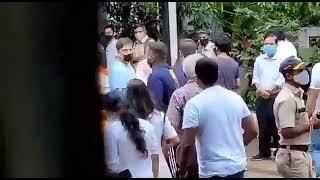 Shehnaaz Gill Inconsolable At Actor Sidharth Shukla's Last Rites At Oshiwara Crematorium | #SidNaaz