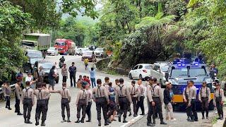 JALAN SUDAH DI KOSONGKAN !!! Truk Trailer Muatan Raksasa 80 Ton Dari Eropa Akan Lewat Sitinjau Lauik