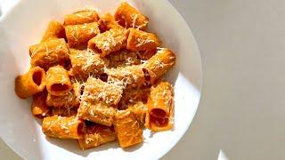 Easy Roasted Red Pepper Pasta, cheesy and creamiest ever! Lazy dinner ideas