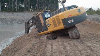 Aterro cedeu com escavadeira Jonh Deere 210GLC durante operação!