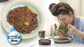 Hwasa's Jjajang Ramyeon Mukbang [Home Alone Ep 282]