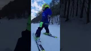 Leo & Lory went to ski #shorts | KIDS SKIING: FIRST TIME SKIING VS Advanced skiing | SKIING LESSONS