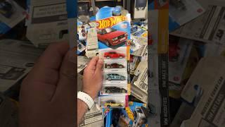 Hot Wheels Peg Hunting
