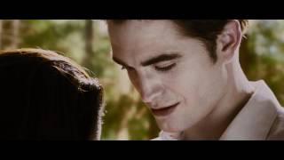 THE TWILIGHT SAGA: BREAKING DAWN - PART 2 - Teaser Trailer Sneak Peek