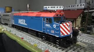 MTH Premier Metra F40PH and Metra Bi-Level Commuter Cars - Review