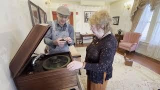 Phonograph DJ MAC visits the Voelker Orth Museum