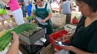 The old street market in China, cherry, cold bean jelly, street food.四川双流大集