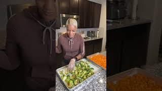 Cooking Dinner | Garlic Parmesan Chicken Wings | Garlic Bread | Roasted Sweet Potatoes & Broccoli