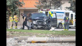 SUV takes out hydro pole on Ouellette Place