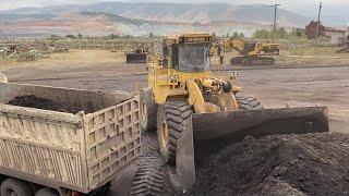 Caterpillar 990 Wheel Loaders Loading Trucks With Two Passes - Ektor Epe