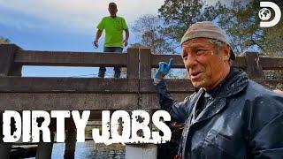 Mike Rowe Goes Diving in Swamp Water! | Dirty Jobs