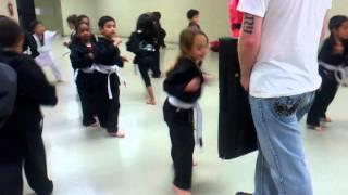 2011 11 17 Niya karate 3