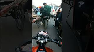 Bch Gya #shorts #short #viral #youtubeshorts #bike #rider #motovlog #video #shortvideo #viralvideo