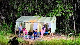 Camping hujan deras - Camping rame rame bareng teman,dihantam hujan deras di malam hari.