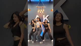 le gayi le gayi #trending #bollywood #krishmakapoor #sharukhkhan #dancecover #shorts #youtubes #love