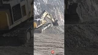 #komatsuexcavators #excavator #komatsu #mining #komatsupc #komatsupc200 #construction #shortvideo