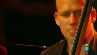 Avishai Cohen Trío - Avran Avinu - San Sebastian (2011).avi