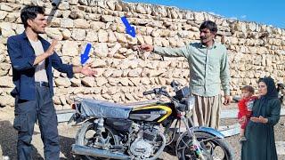 Afshin and Ostad try to find Zulfa and Aida in the mountains 