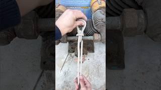 The Knot That Gets Stronger on Its Own – Must-Know Traditional Trick #CampingTips #viral