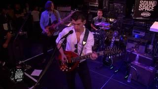 Arctic Monkeys - Do I Wanna Know?  (Live)