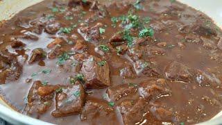 The most delicious Slow cooked beef with mashed potatoes and broccolini 