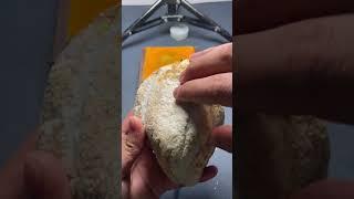 翡翠直播| 花200块钱买翡翠赌石切帝王绿，看看今天帝王绿张什么样子？假如你有500萬是買翡翠還是買黃金，评论区买翡翠的扣1 买黄金的扣2  #翡翠 #珠宝 #翡翠直播 #翡翠手鐲 #戒指