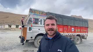 Hitchhiking The Himalayas With Indian Truck Drivers (dangerous LOL)