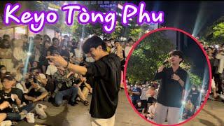 #KEYO ghé Nguyễn Huệ mượn Micro Live Hit "Tòng Phu" như Nuốt Đĩa khiến bao gái Xinh không rời mắt