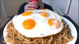 【ASMR 咀嚼音】焼きそば！stir-fried noodles with sauce！