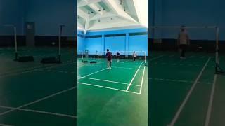 2 vs 1 in badminton #badminton #bwf #yonex #sport #shorts #victor #bai #fitness #racketsports