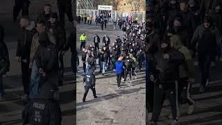 #Ausschreitungen #hansarostock gegen #kaiserslautern. Hansa Fans stürmen den Bereich der WestTribüne