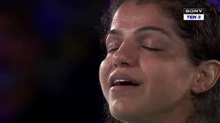 Gold Medalist Sakshi Malik got emotional during the national anthem