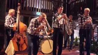 Freetime Old Dixie Jassband plays "Smiles"